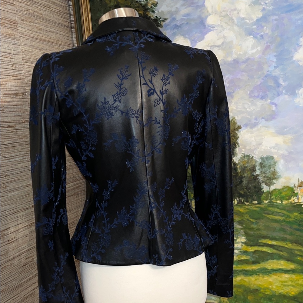 Armani Collezioni One of a kind Jacket Black leather and Blue Flower embroidery - Picture 6 of 7